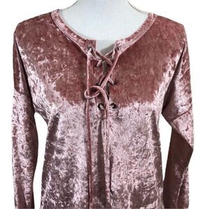 HAILEY & CO. -  FAUX CRUSH VELVET TOP - B14